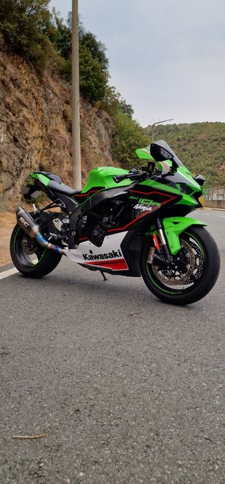 Kawasaki Ninja ZX-10R 2022 - ~15.000 km - Bem equipada