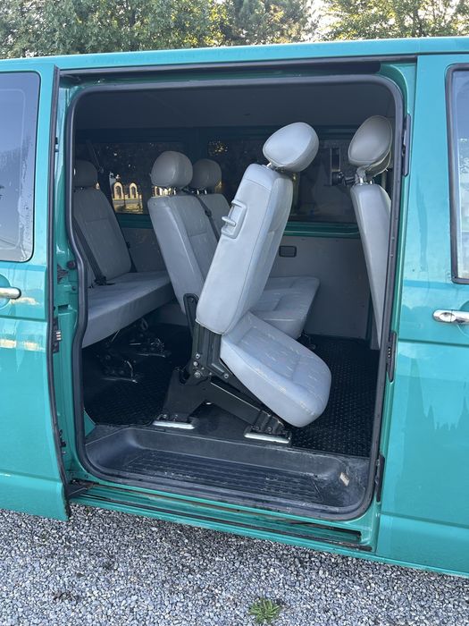 Volkswagen T5   9 osobowy transporter