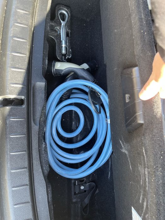 BMW 225xe гібрид та електро