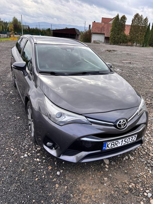 Toyota Avensis Stan bardzo dobry Edition S 2016