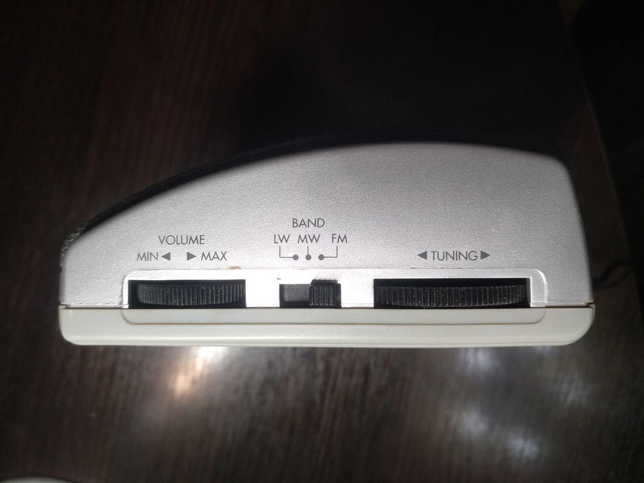 Цифровые часы-будильник Schneider SCR35 с радио FM/MW/LW