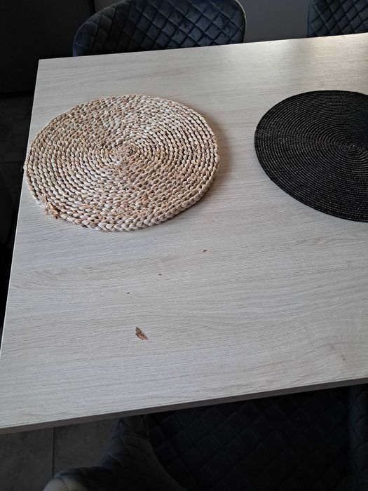 Stół nowoczesny do jadalni