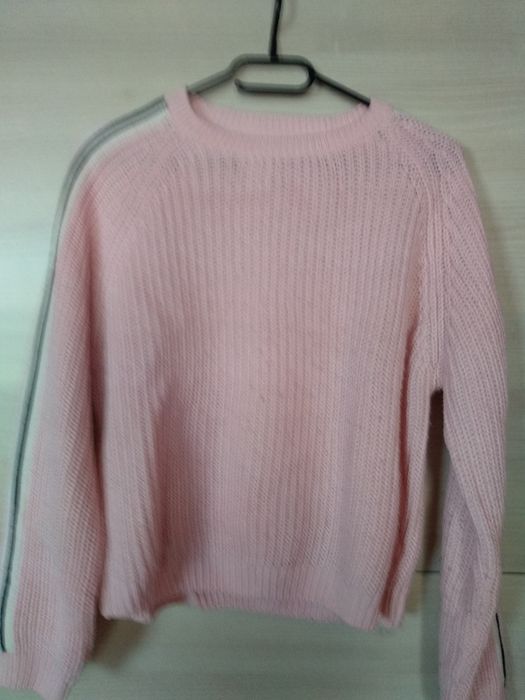 Sweterek dziewczęcy