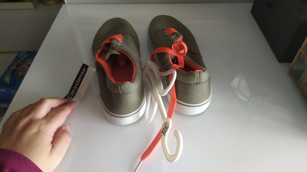 Tênis novos in extenso  tamanho 38