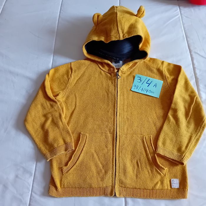 Casacos desportivos  menino ,veste 3/4 anos, como novos varias marcas