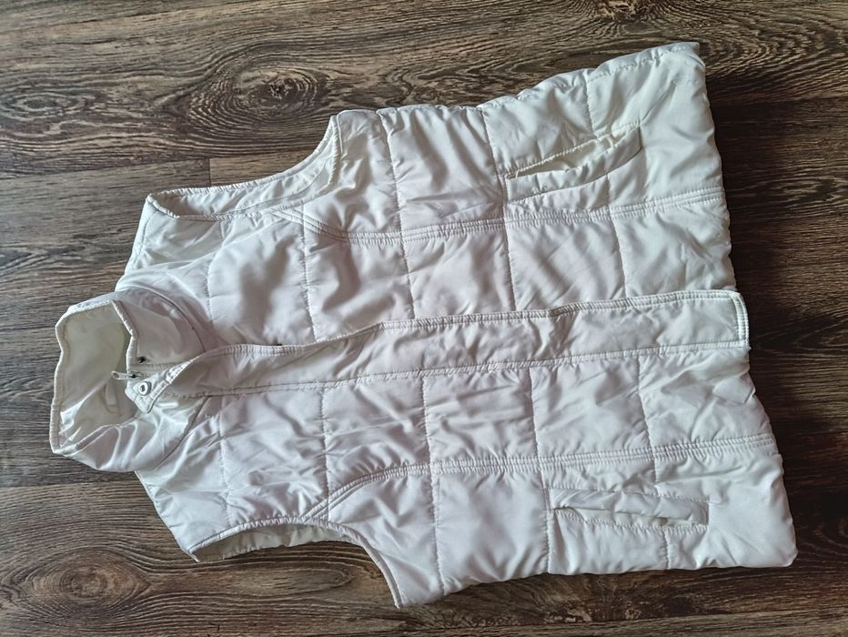 Продам курточки по 200