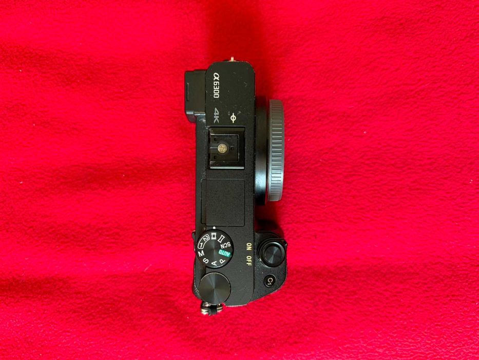 Sony a6300 APS-C 4K ILCE-6300 Somente Corpo