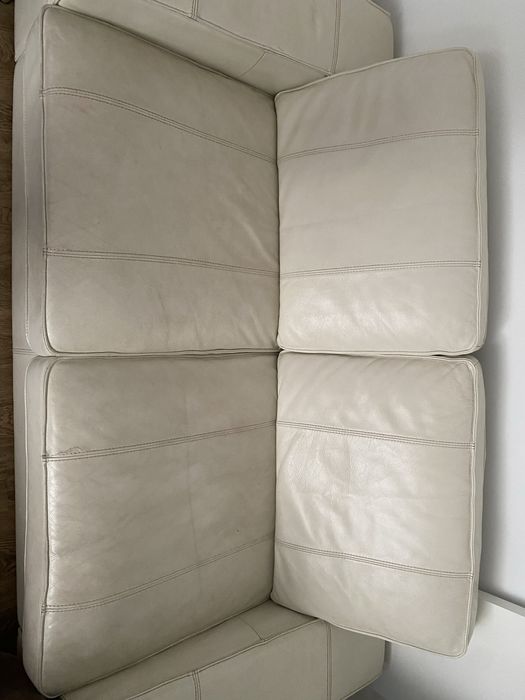 Sofa em pele sintetica