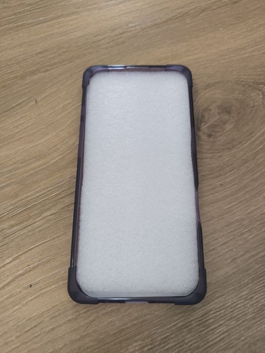 Vendo Capa Roxa para iPhone 16 Pro