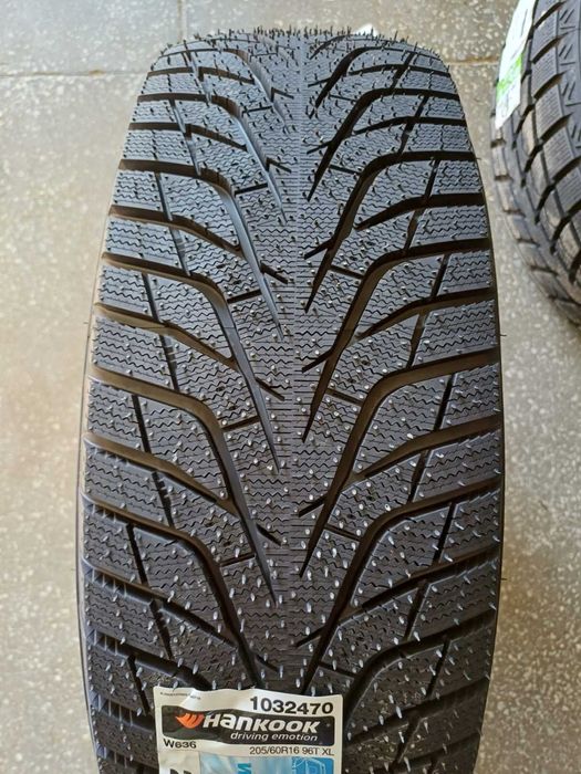 Зима шини Hankook Winter i*cept iZ3 W636 195/65 R15 95T XL