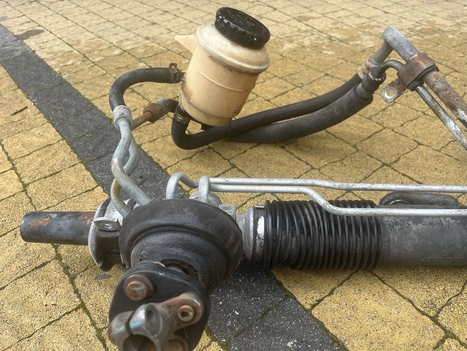 Рульова рейка в зборі