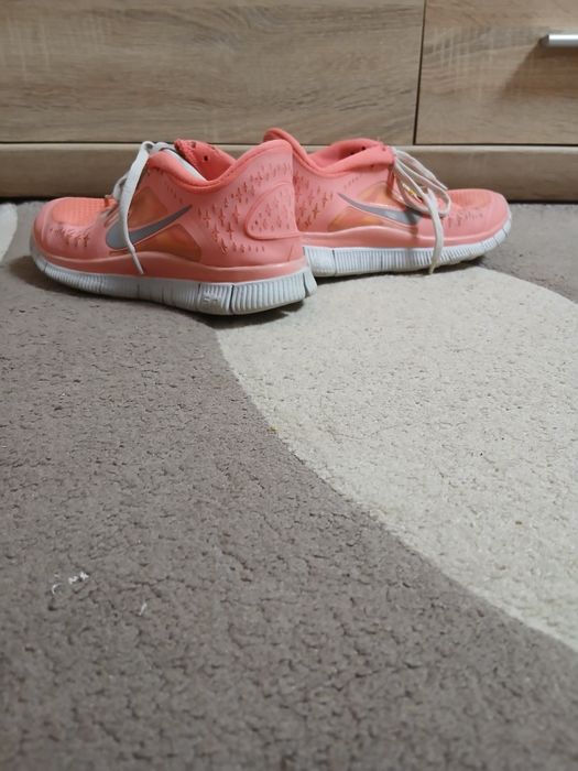 Продам класні кросівки 22см р.34-35!