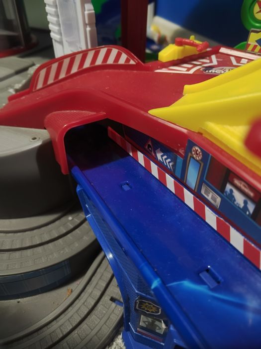 Gigantyczny Mega garaż majorette super City