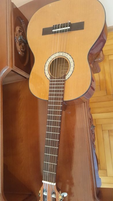 Продам       гітару