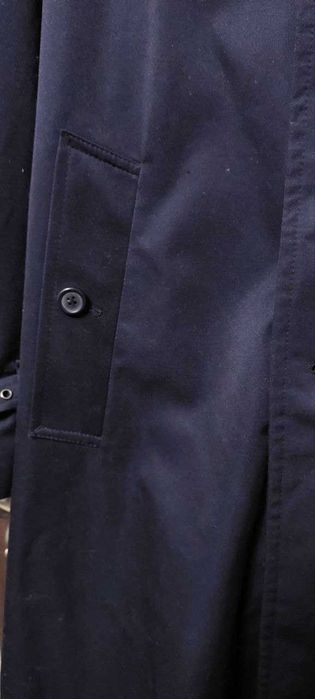 Плащ-тренч, пальто темного синего цвета