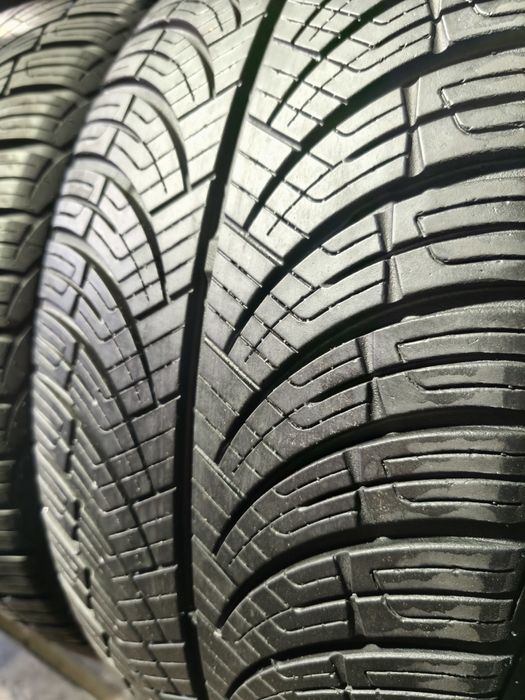 Opony całoroczne 17 Arivo Carlorful Allseasons - 225/45 17