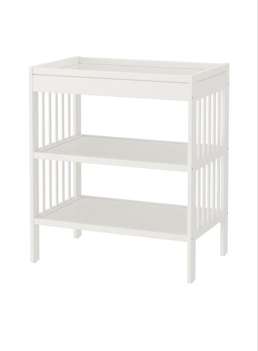 Trocador ikea com a almofada