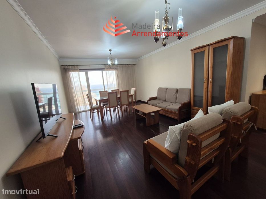 Apartamento em Estrada Monumental