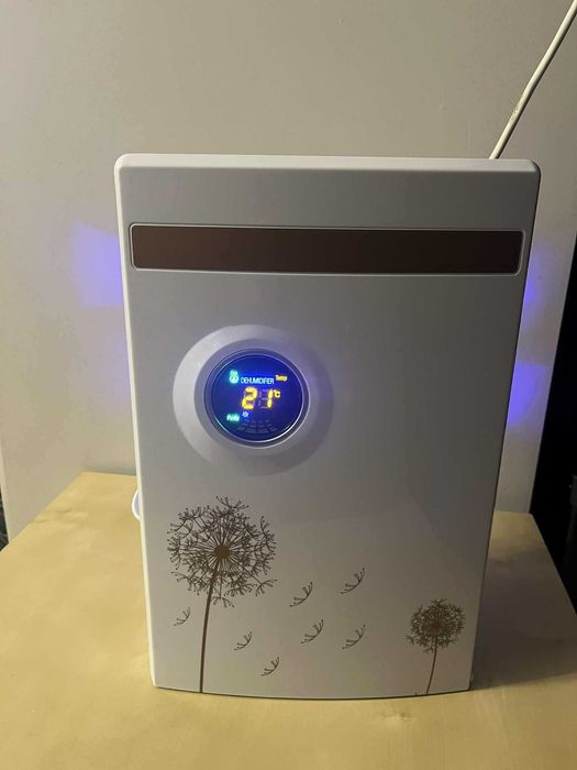 Nowoczesny osuszacz powietrza z wyświetlaczem LCD