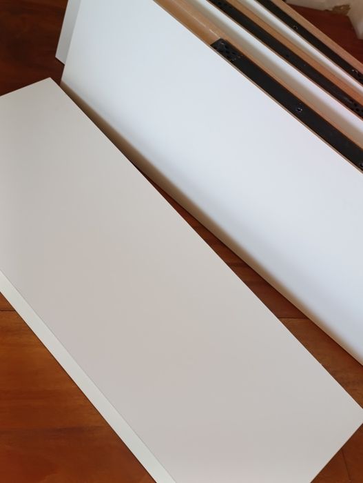 4 prateleiras brancas com fixação