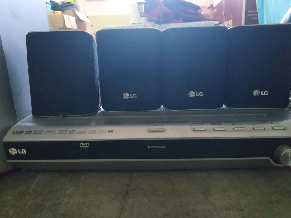 Conjunto DVD LG.