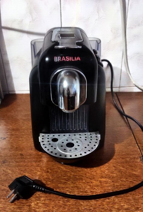 Продам капсульну кавоварку Brasilia в гарному стані.