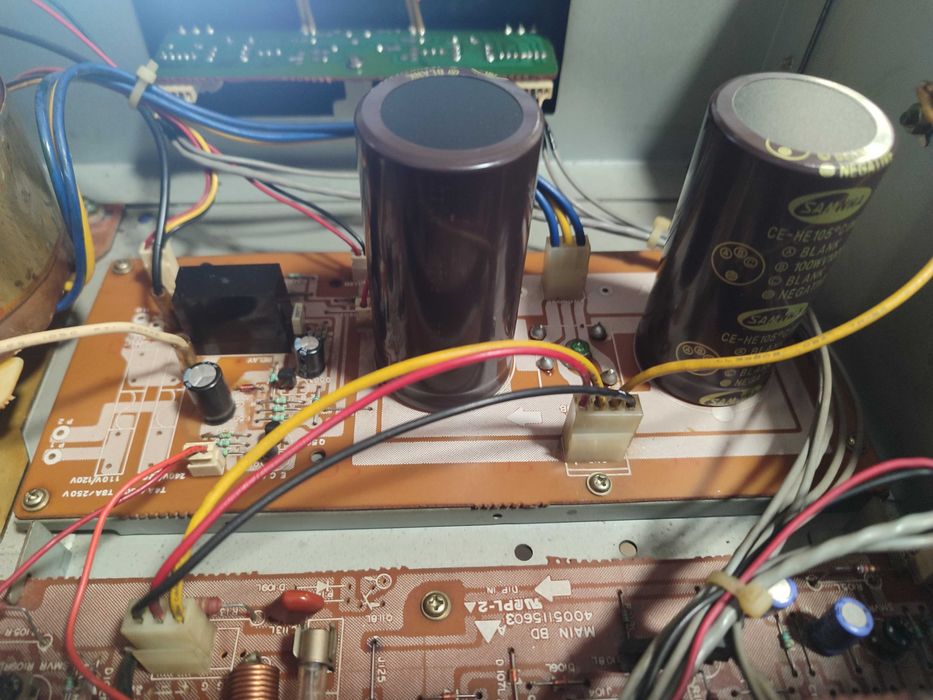 Professional amplifier with excellent sound.64738210659586123