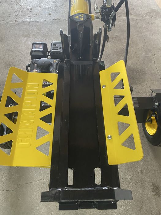 Łuparka do drewna  hydrauliczna 27ton spalinowa