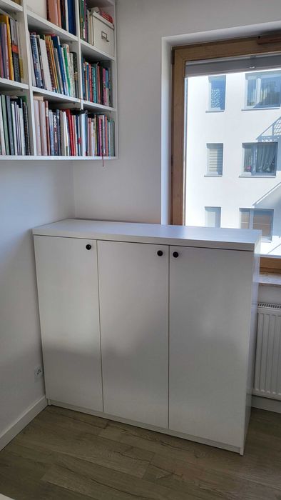 Komoda biała, 3 szuflady w środku