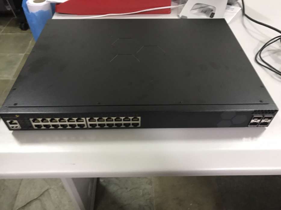 Switch Aerohive SR2024P 10/100/1000 PWR poe+ Af nas 24p NOVO