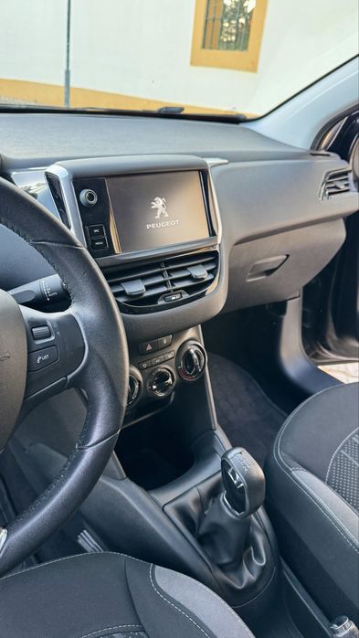 Peugeot 208 1.2