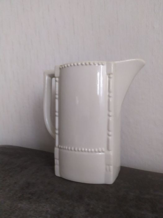 Dzbanek,mlecznik porcelanowy