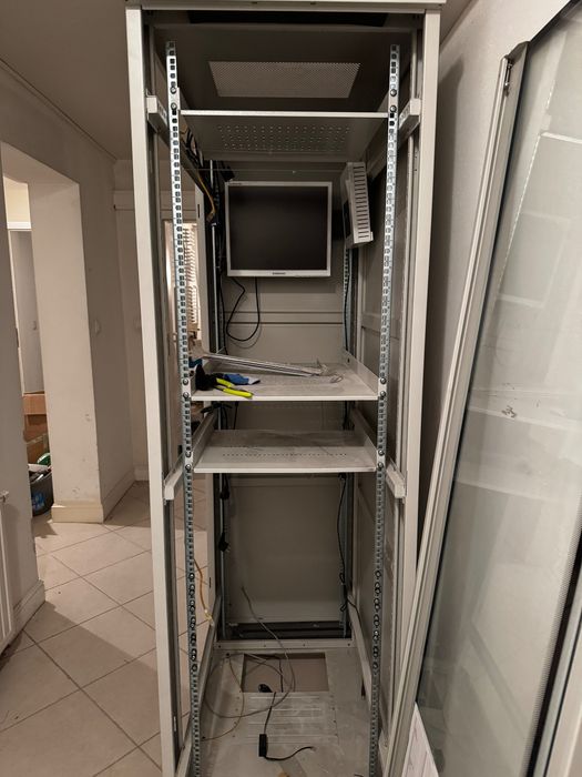 szafa rack Toten szer 60 cm gł 97 cm wys 197 cm (42U)