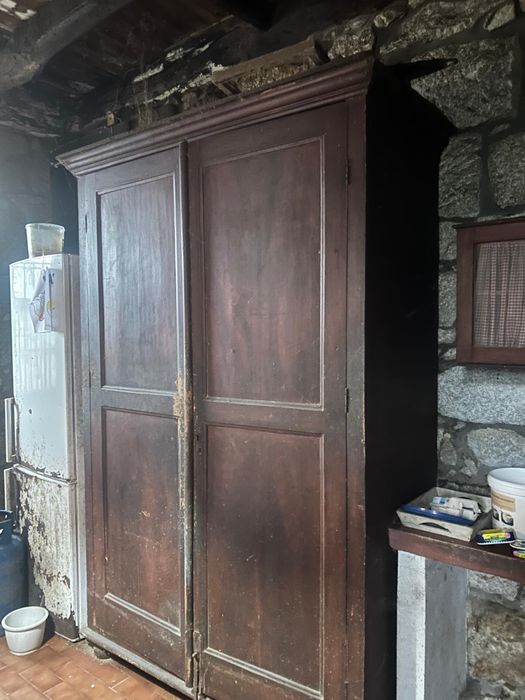 Móveis antigos para recuperar