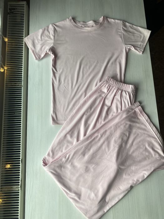 Жіночий літній костюмчик