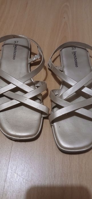 Sandalias douradas n°37