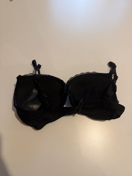 Czarny stanik push up