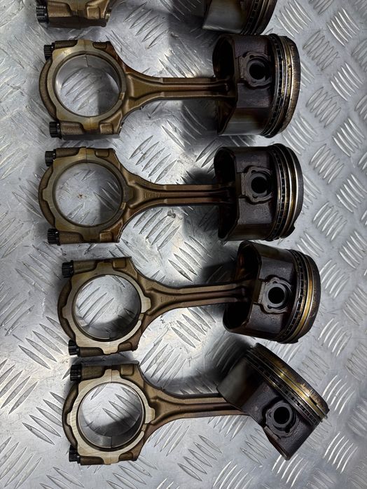 Шатун  поршень  2JZ GE vvti Toyota