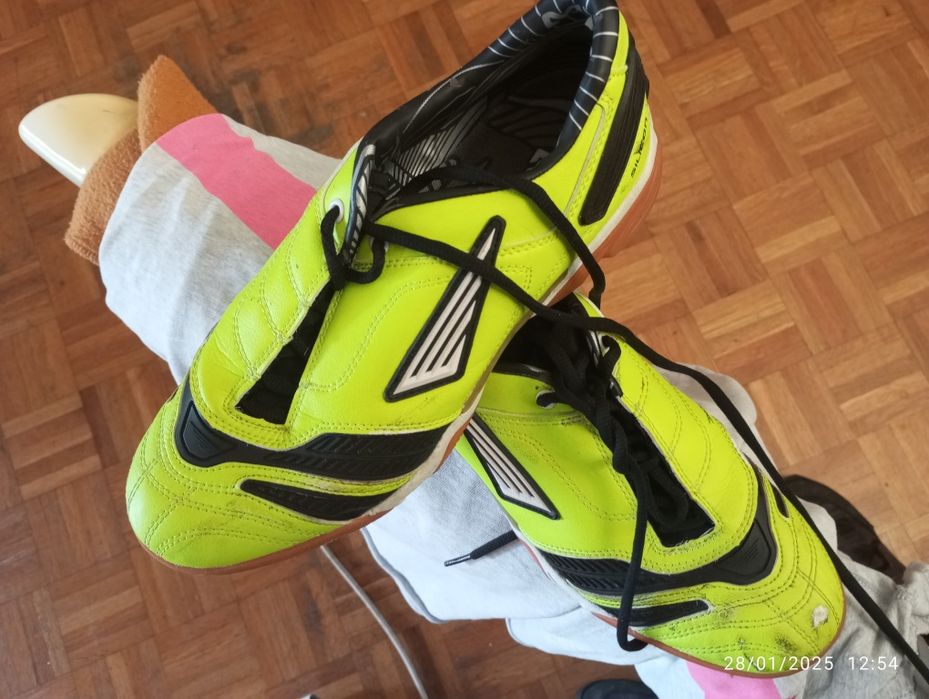 7 Vendo cada par sapatilhas