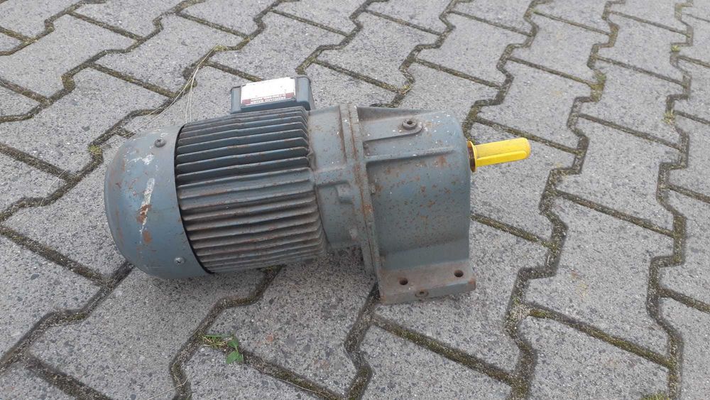 Silnik trójfazowy 380V 0,75kW z motoreduktorem