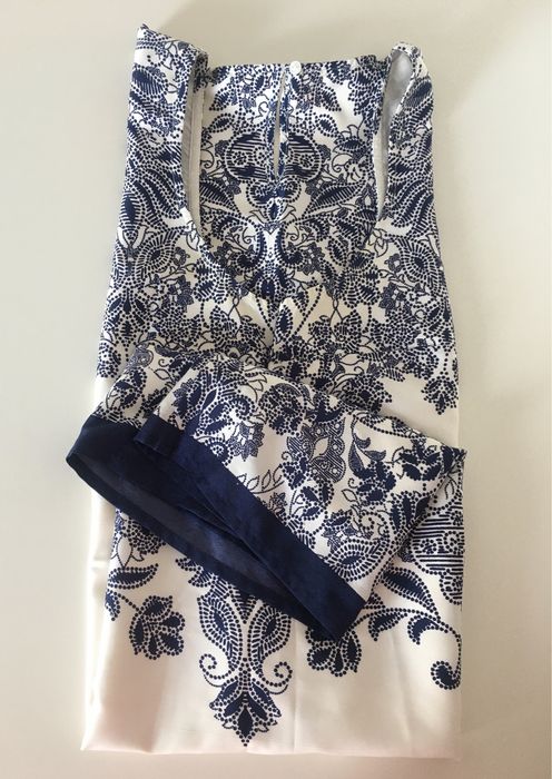 Vestido em tecido tipo seda