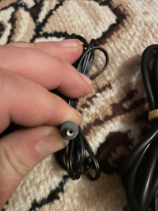 Блочкі та шнури для телевізора