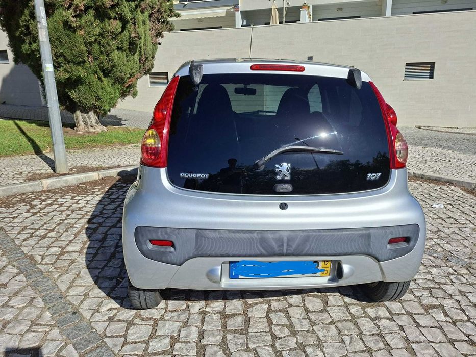 Peugeot 107 1.0 Black & Silver (2012) – 5 Portas – Estado Excelente (Distribuição e AC Novos) — photo 2