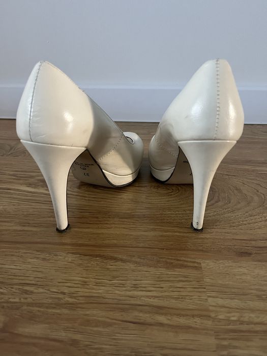 Туфлі жіночі 37 розмір шкіряні ейворі