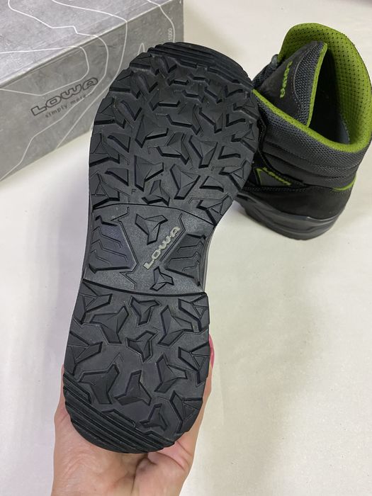 42р. Ботінки LOWA Sosto EVO GTX Mid черевики оригінал