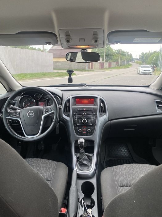 Opel Astra 2013
IV покоління/J (FL)