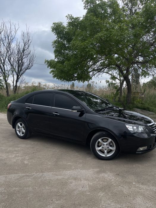 Geely Emgrand EC7 2013