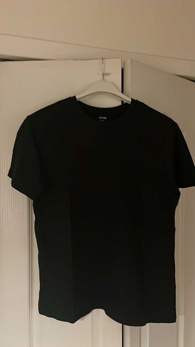 Sprzedam koszulkę dla chłopca rozmiar 170.