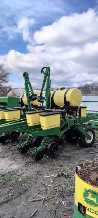 Сівалка пневматмчна точного висіва  JOHN DEERE 7200 Джон Дір