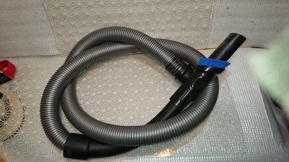 Odkurzacz Philips bez workowy 900 W -turbo szczotka